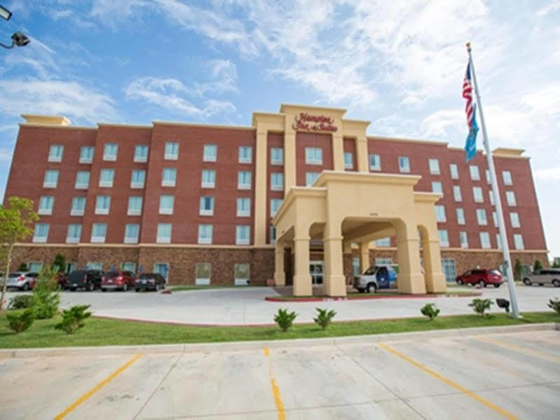 Hampton Inn & Suites Oklahoma City Airport Exterior foto