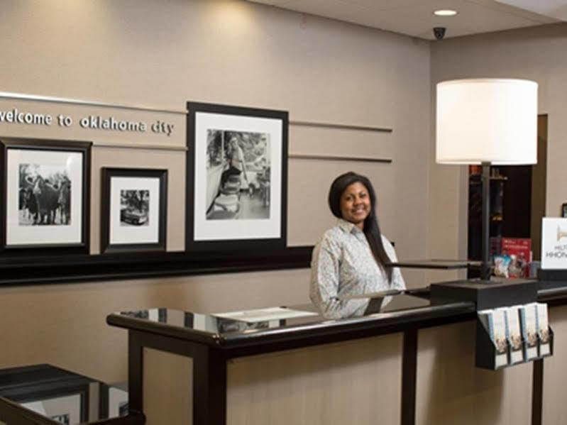 Hampton Inn & Suites Oklahoma City Airport Exterior foto